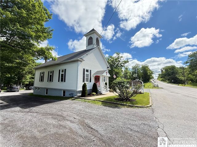 7404 Ellicott Road, Orchard Park, NY 14127