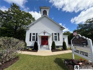 7404 Ellicott Road, Orchard Park, NY 14127