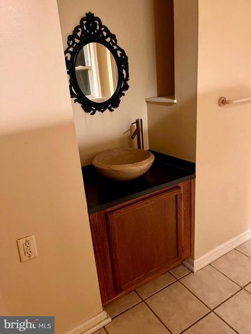 837 W LOCUST ST, York, PA 17401