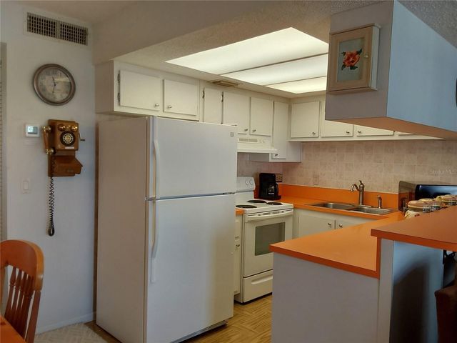 9755 HARRELL AVENUE 206, Treasure Island, FL 33706