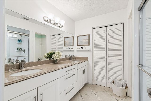 13964 LAKE POINT DRIVE, Clearwater, FL 33762