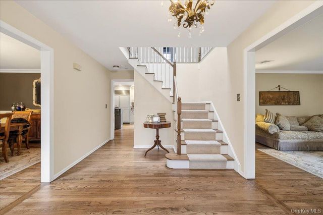 10 Evergreen Court, Suffern, NY 10901