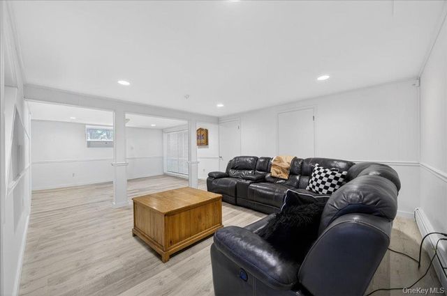 10 Evergreen Court, Suffern, NY 10901