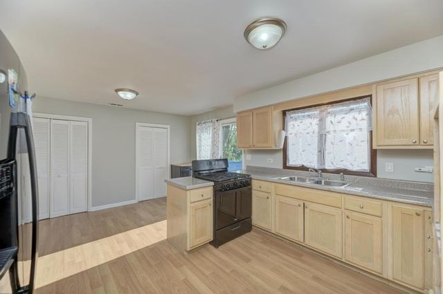 22812 Wentworth Avenue, Steger, IL 60475