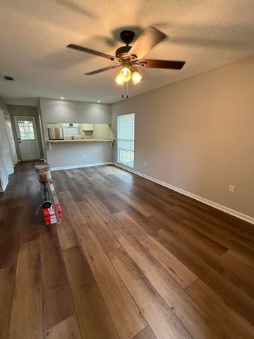 607 W Sunset Boulevard B, Fort Walton Beach, FL 32547