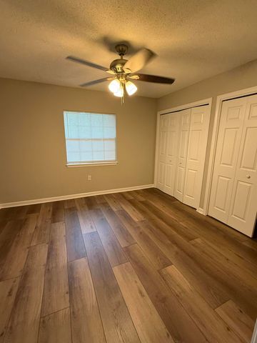 607 W Sunset Boulevard B, Fort Walton Beach, FL 32547