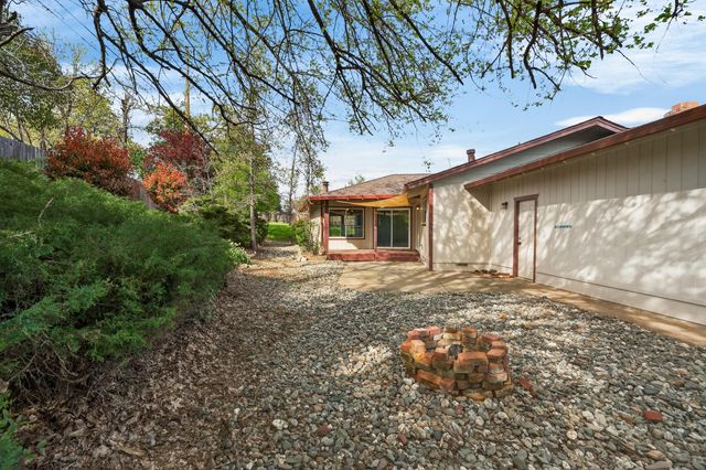 4160 Travona Court, Redding, CA 96001