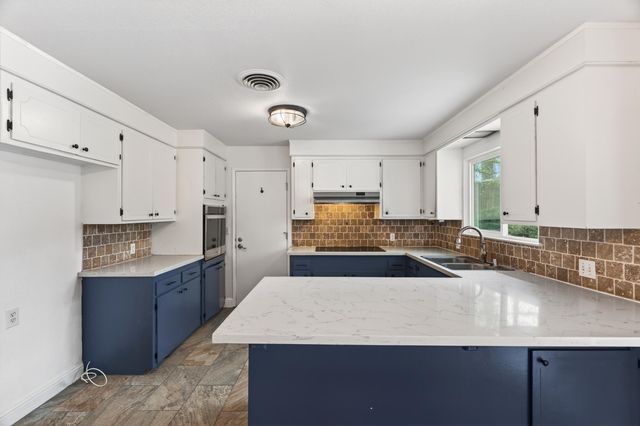 4160 Travona Court, Redding, CA 96001