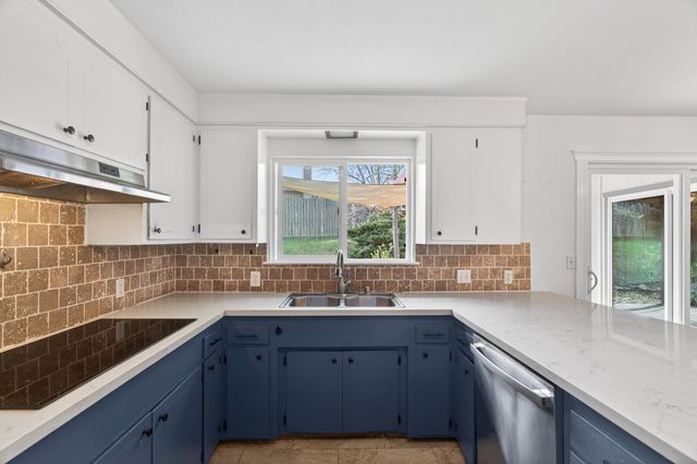 4160 Travona Court, Redding, CA 96001