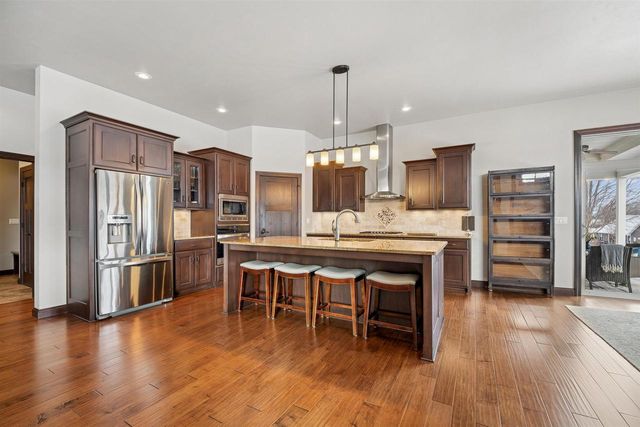 6600 N KUREY DRIVE, Appleton, WI 54913