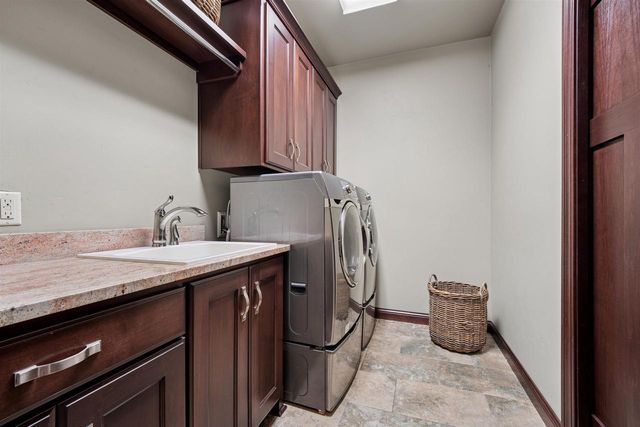 6600 N KUREY DRIVE, Appleton, WI 54913