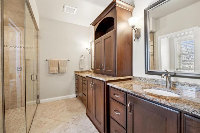 6600 N KUREY DRIVE, Appleton, WI 54913