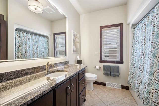 6600 N KUREY DRIVE, Appleton, WI 54913