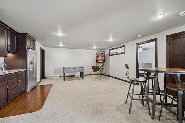 6600 N KUREY DRIVE, Appleton, WI 54913