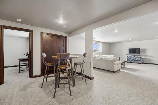 6600 N KUREY DRIVE, Appleton, WI 54913