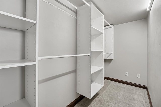 6600 N KUREY DRIVE, Appleton, WI 54913