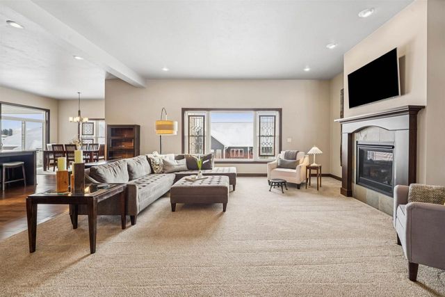 6600 N KUREY DRIVE, Appleton, WI 54913