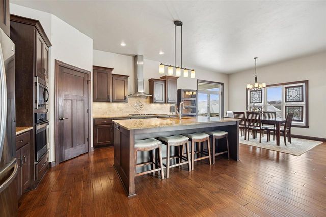 6600 N KUREY DRIVE, Appleton, WI 54913