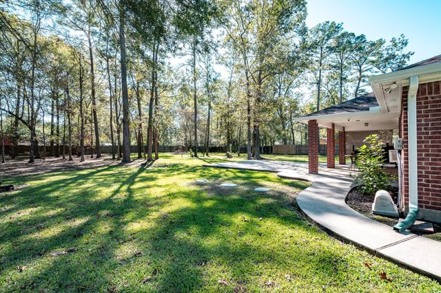 206 Private Road 635, Dayton, TX 77535