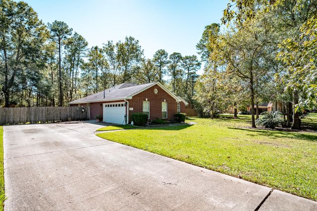 206 Private Road 635, Dayton, TX 77535