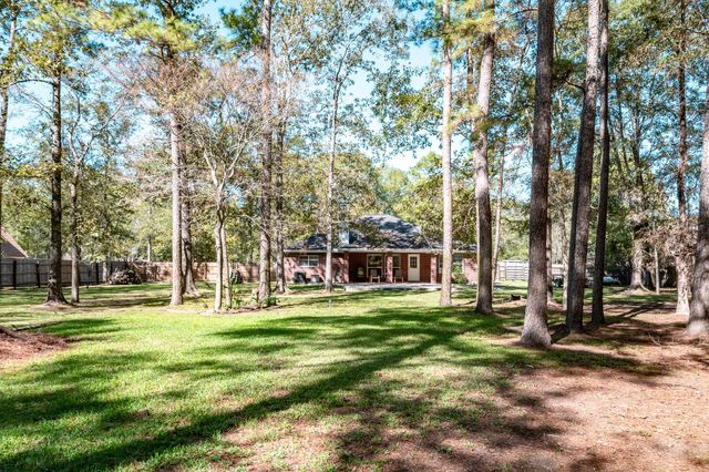 206 Private Road 635, Dayton, TX 77535