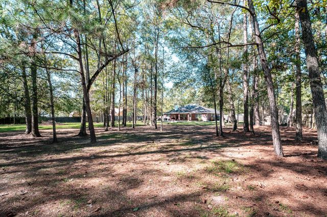 206 Private Road 635, Dayton, TX 77535