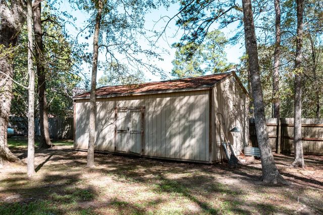 206 Private Road 635, Dayton, TX 77535