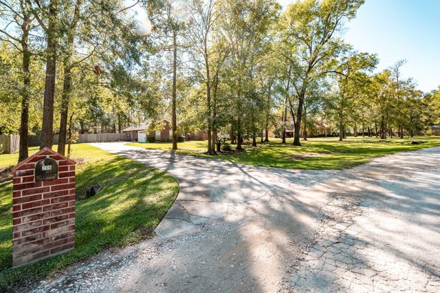 206 Private Road 635, Dayton, TX 77535