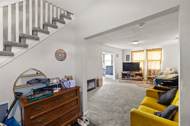 4147 E 29th Street, Des Moines, IA 50317