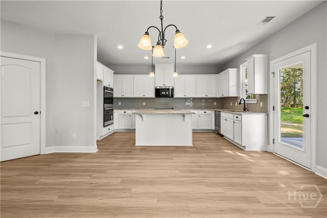 33 Oakmont Drive, Guyton, GA 31312