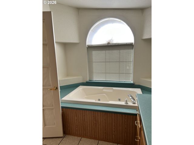 97931 COURT St, Brookings, OR 97415