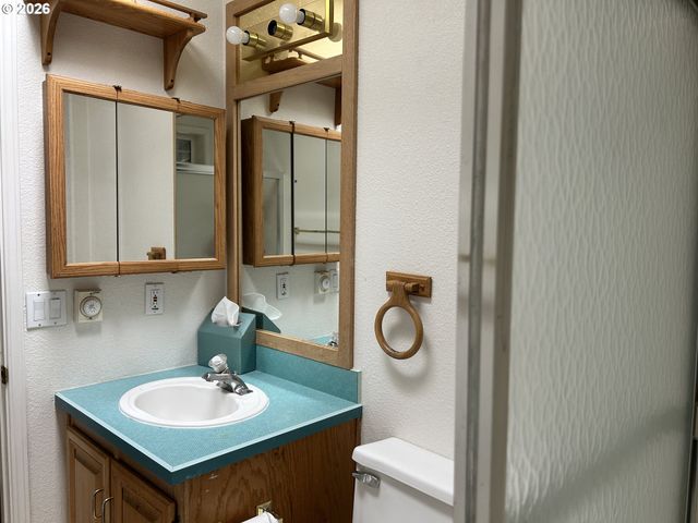 97931 COURT St, Brookings, OR 97415