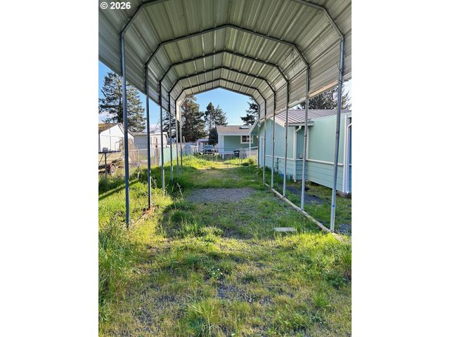 97931 COURT St, Brookings, OR 97415