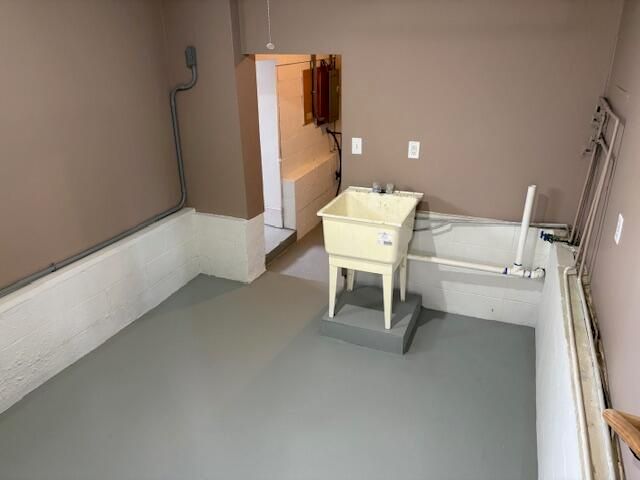 7917 N Canton Center Road, Canton, MI 48187