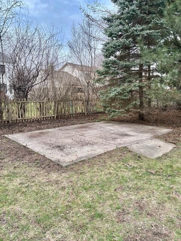 7917 N Canton Center Road, Canton, MI 48187