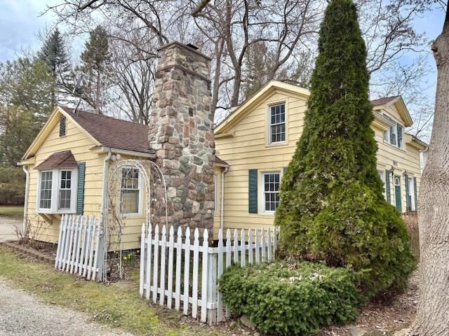 7917 N Canton Center Road, Canton, MI 48187