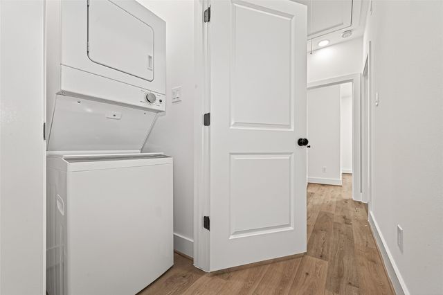 324 Clearwater Street A-B, Houston, TX 77029