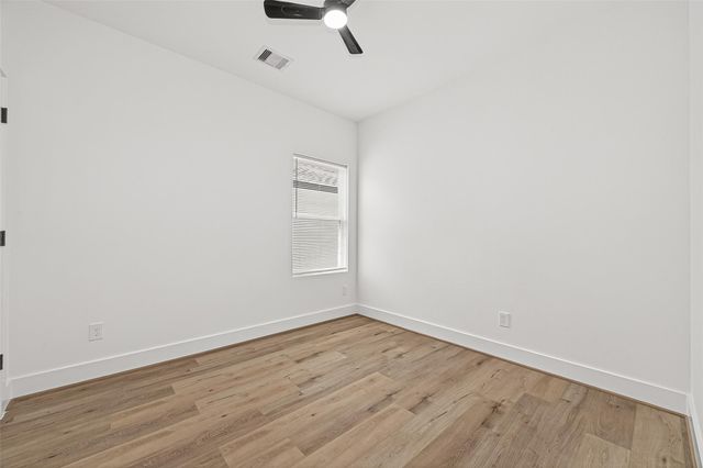 324 Clearwater Street A-B, Houston, TX 77029