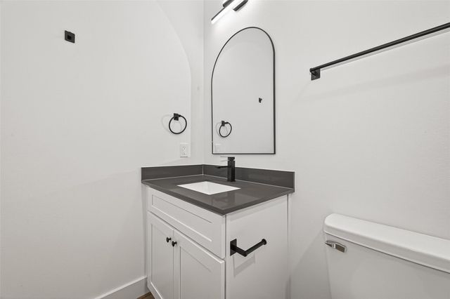 324 Clearwater Street A-B, Houston, TX 77029