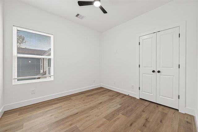 324 Clearwater Street A-B, Houston, TX 77029