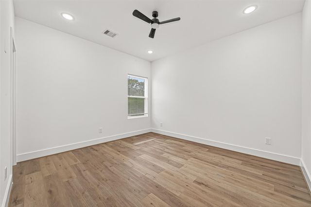 324 Clearwater Street A-B, Houston, TX 77029