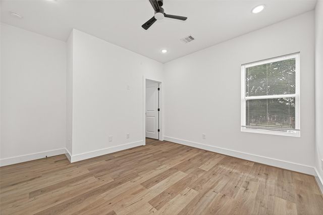 324 Clearwater Street A-B, Houston, TX 77029