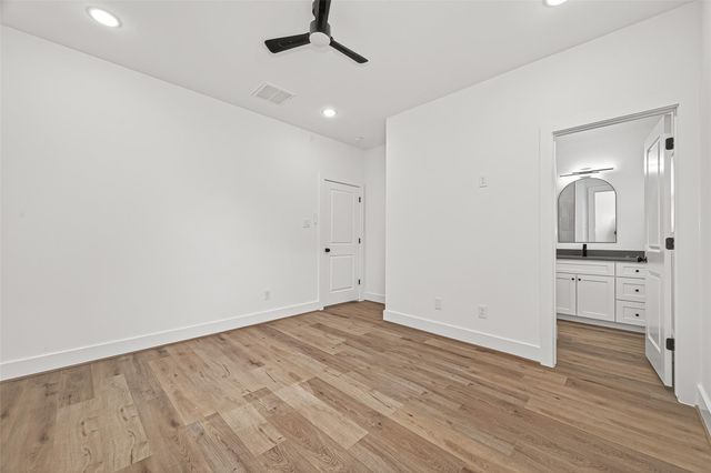 324 Clearwater Street A-B, Houston, TX 77029