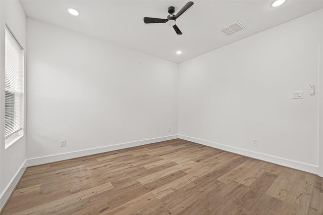 324 Clearwater Street A-B, Houston, TX 77029