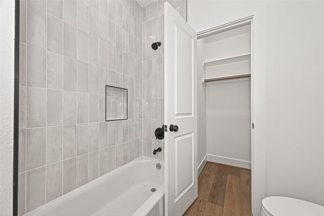 324 Clearwater Street A-B, Houston, TX 77029