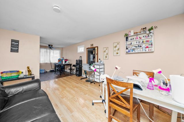 350 E Tulip Drive, Glenwood, IL 60425