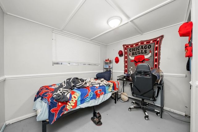 350 E Tulip Drive, Glenwood, IL 60425