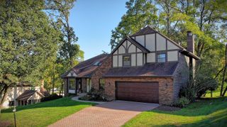 512 Camden Court, Valparaiso, IN 46385