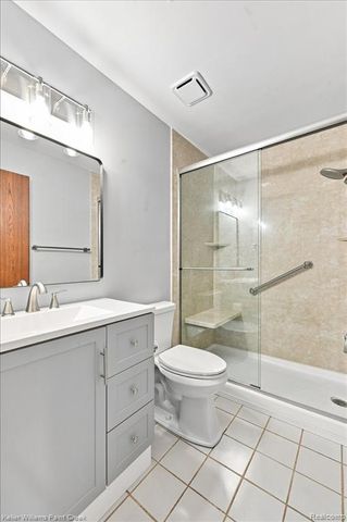 31842 Kelly Road 3, Roseville, MI 48066