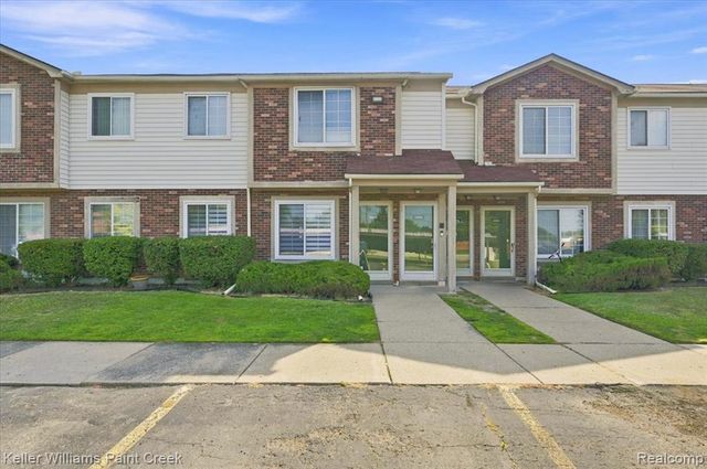 31842 Kelly Road 3, Roseville, MI 48066